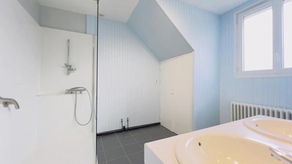 Quimper (Frugy) – Maison rénovée 165 m² habitable, avec studio indépendant, quartier résidentiel proche universités et commerces, fort potentiel locatif