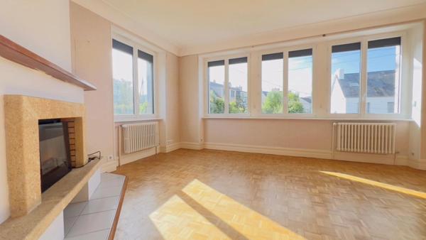 Quimper (Frugy) – Maison rénovée 165 m² habitable, avec studio indépendant, quartier résidentiel proche universités et commerces, fort potentiel locatif