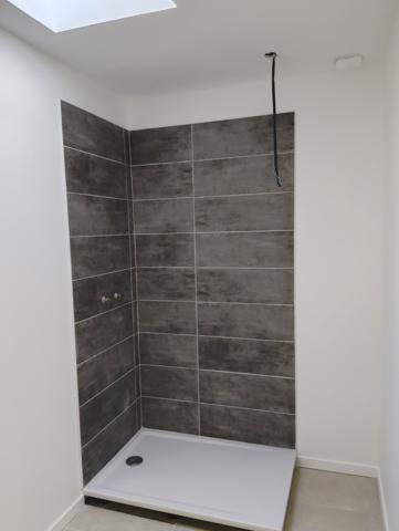 MAGIFIQUE T3 REFAIT DE NEUF EN 3EME ETAGE