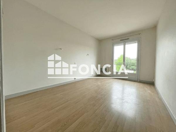 Location Appartement 3 pièces 63.1 m² - 15 AVENUE DU GENERAL LARROQUE Dieupentale 82170