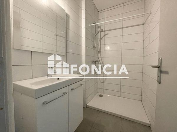 Location Appartement 3 pièces 63.1 m² - 15 AVENUE DU GENERAL LARROQUE Dieupentale 82170