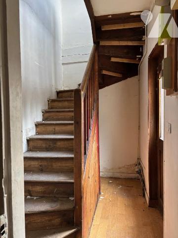 Maison de ville à rénover 