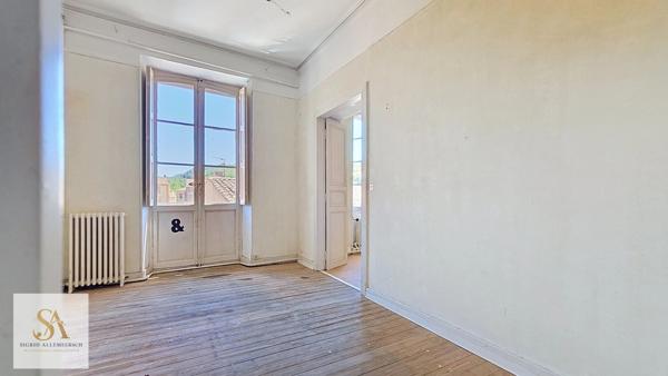 Immeuble de caractère avec jardin – Plus de 750 m² habitables au cœur de Limoux
