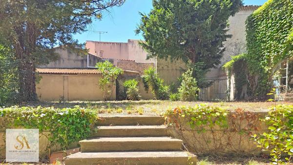 Immeuble de caractère avec jardin – Plus de 750 m² habitables au cœur de Limoux