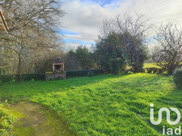 Maison rustique 2 pièces de 52 m² à Confolens (16500)