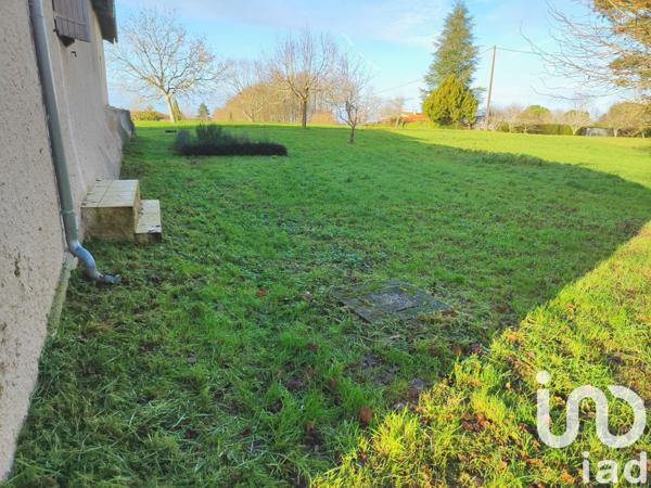 Maison rustique 2 pièces de 52 m² à Confolens (16500)