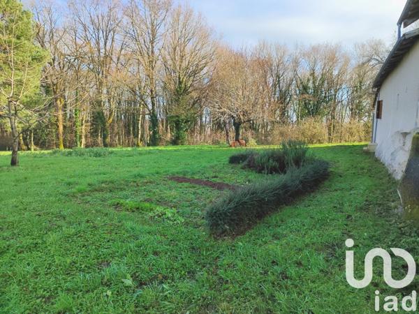 Maison rustique 2 pièces de 52 m² à Confolens (16500)