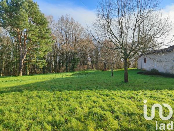 Maison rustique 2 pièces de 52 m² à Confolens (16500)