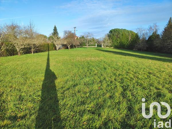 Maison rustique 2 pièces de 52 m² à Confolens (16500)