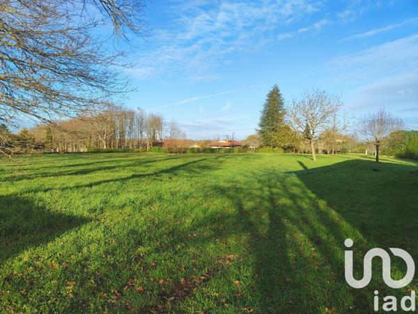 Maison rustique 2 pièces de 52 m² à Confolens (16500)