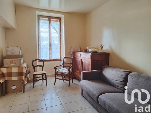 Maison rustique 2 pièces de 52 m² à Confolens (16500)