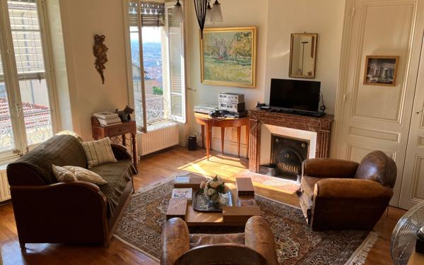 Appartement à vendre    2 pièces • 63 m2 Lyon 5