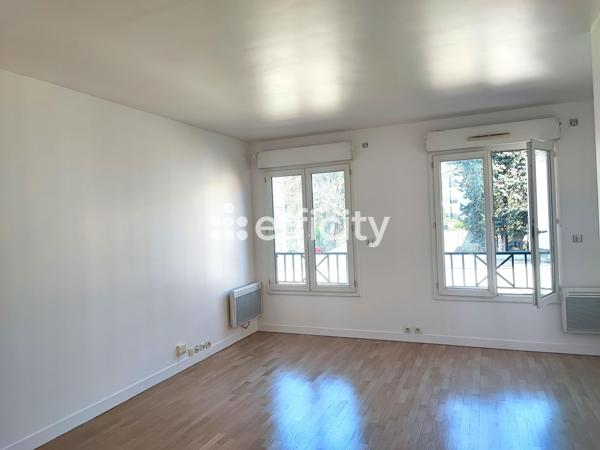Appartement
         2 pièces
        - 47 m² 372 600 € *