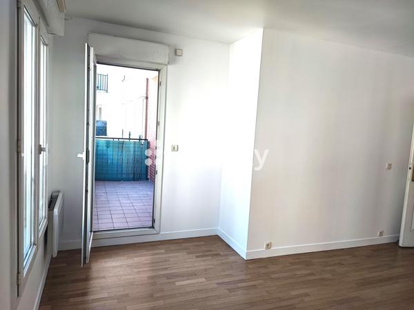 Appartement
         2 pièces
        - 47 m² 372 600 € *