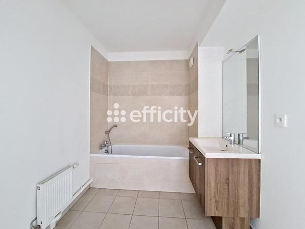 Appartement
         2 pièces
        - 55 m² Exclusivité 209 000 € *