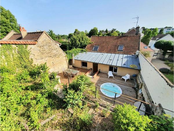 Maison
         8 pièces
        - 185 m² 649 000 € *