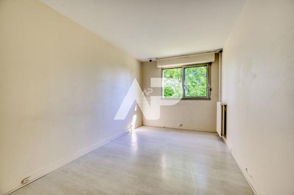 Sèvres Rive Gauche - Appartement avec jardin €465 000 ** - Référence 573-S