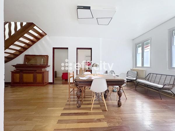 Maison
         6 pièces
        - 110 m² Exclusivité 545 000 € *