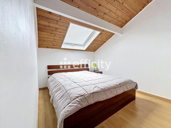 Maison
         6 pièces
        - 110 m² Exclusivité 545 000 € *