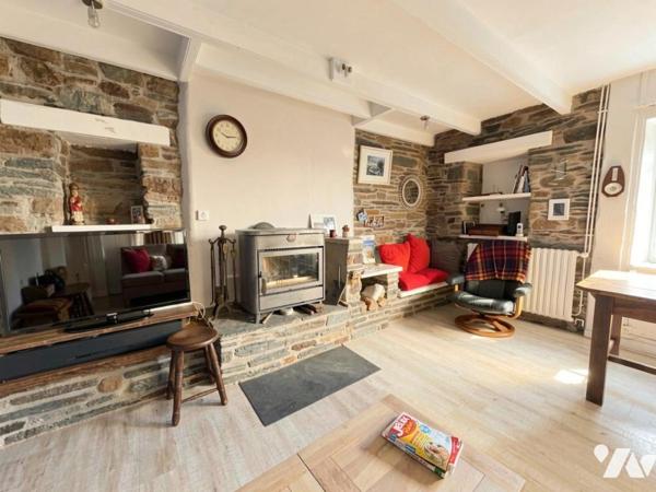 2145 - Saint-Martin-des-Champs — Maison 125 m² + dépendances + hangar — 2 304 m²