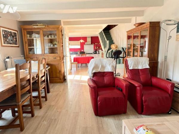 2145 - Saint-Martin-des-Champs — Maison 125 m² + dépendances + hangar — 2 304 m²
