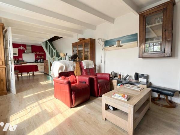2145 - Saint-Martin-des-Champs — Maison 125 m² + dépendances + hangar — 2 304 m²