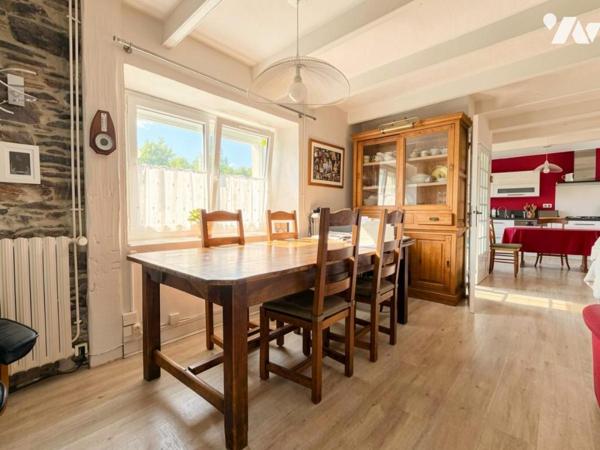 2145 - Saint-Martin-des-Champs — Maison 125 m² + dépendances + hangar — 2 304 m²