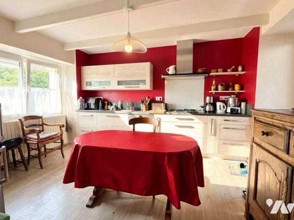2145 - Saint-Martin-des-Champs — Maison 125 m² + dépendances + hangar — 2 304 m²