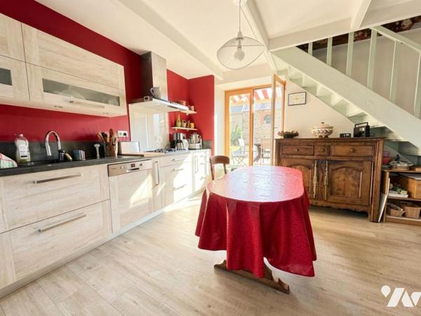 2145 - Saint-Martin-des-Champs — Maison 125 m² + dépendances + hangar — 2 304 m²