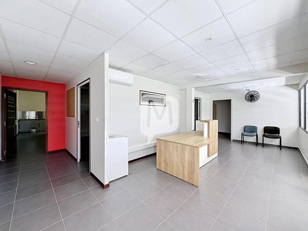 DPT GUYANE, à louer CAYENNE Local/bureau de 178 m2 au 1er étage