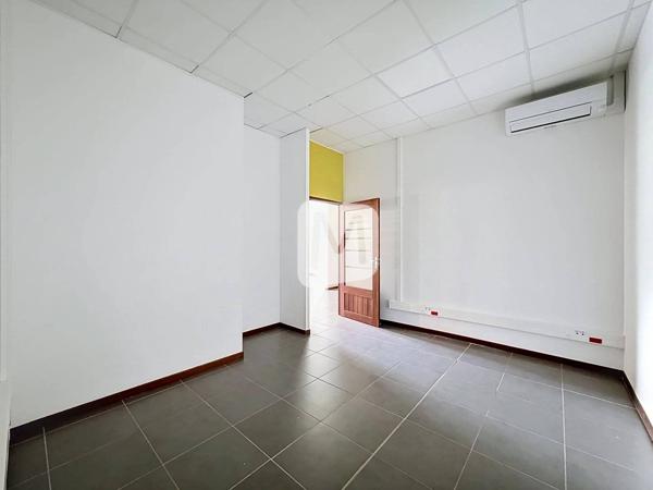 DPT GUYANE, à louer CAYENNE Local/bureau de 178 m2 au 1er étage