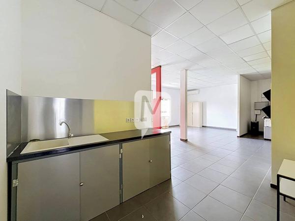 DPT GUYANE, à louer CAYENNE Local/bureau de 178 m2 au 1er étage