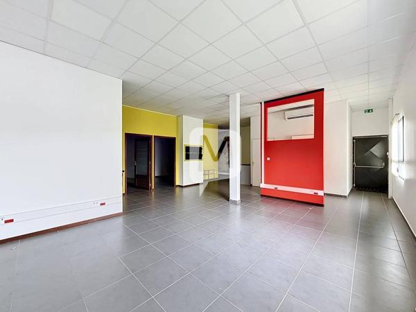 DPT GUYANE, à louer CAYENNE Local/bureau de 178 m2 au 1er étage