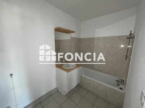 Location Appartement 2 pièces 53.32 m² - 37 RUE LOUISE MICHEL Bouguenais 44340