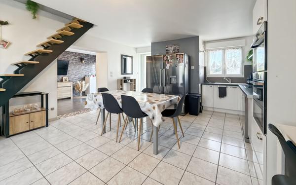 Maison à vendre    4 pièces •  Vias