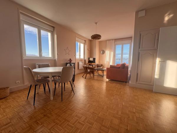 Exceptionnel. Appartement 1 chambre pieds dans l'eau Loctudy