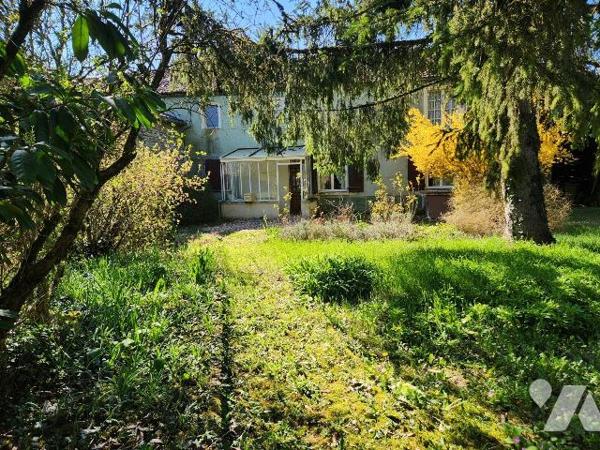 À vendre à Champignol-lez-Mondeville, charmant village situé à seulement 15 km de Bar-sur-Aube ...