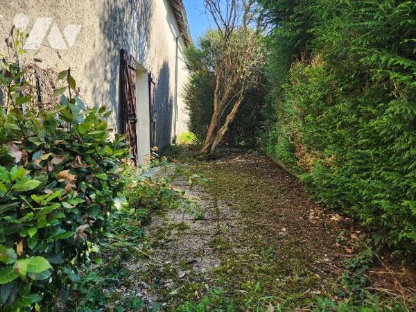 À vendre à Champignol-lez-Mondeville, charmant village situé à seulement 15 km de Bar-sur-Aube ...