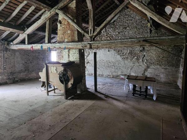À vendre à Champignol-lez-Mondeville, charmant village situé à seulement 15 km de Bar-sur-Aube ...