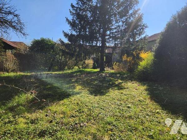 À vendre à Champignol-lez-Mondeville, charmant village situé à seulement 15 km de Bar-sur-Aube ...