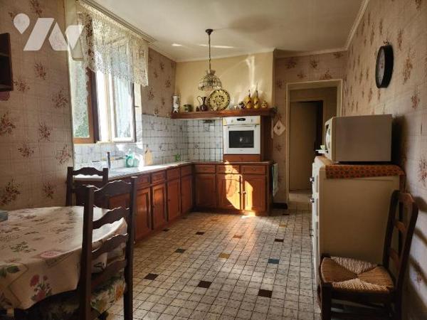À vendre à Champignol-lez-Mondeville, charmant village situé à seulement 15 km de Bar-sur-Aube ...