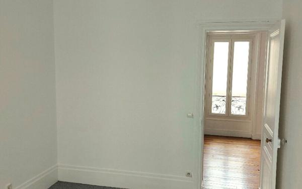 Appartement à louer    2 pièces •  Paris 12