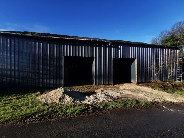 LOCAL D’ACTIVITÉ / STOCKAGE – 100 À 198,50 m²