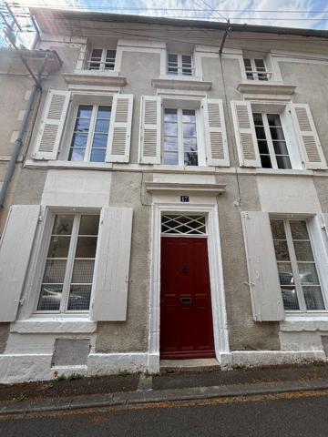 Ensemble immobilier à Fontenay Le Comte