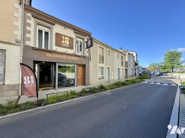 À VENDRE — IMMEUBLE EN MONO-PROPRIÉTÉ AVEC RESTAURANT ET APPARTEMENT