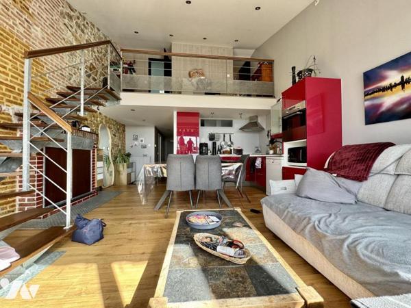 À VENDRE — IMMEUBLE EN MONO-PROPRIÉTÉ AVEC RESTAURANT ET APPARTEMENT