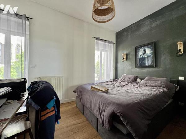 À VENDRE — IMMEUBLE EN MONO-PROPRIÉTÉ AVEC RESTAURANT ET APPARTEMENT