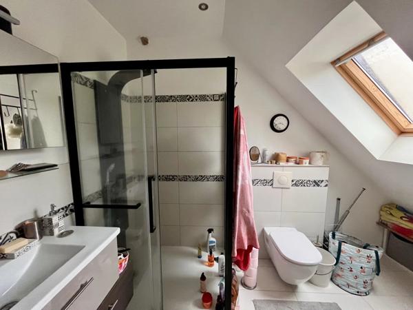 Vente                                                      Maison de village
                        
                     5 pièces                      173 m2                     à Moret-Loing-Et-Orvanne