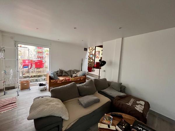 Vente                                                      Maison de village
                        
                     5 pièces                      173 m2                     à Moret-Loing-Et-Orvanne