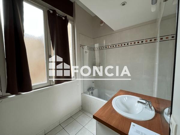 Location Studio 42.87 m² - 51/53 RUE BOUQUIERE Bordeaux 33000